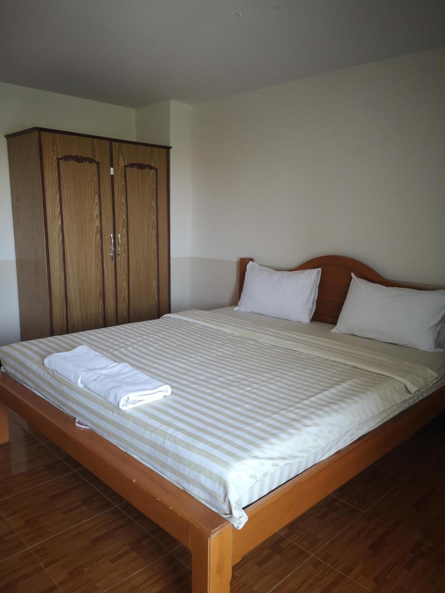 Hotel Sab Suwarn Mansion Suphan Buri Exterior foto