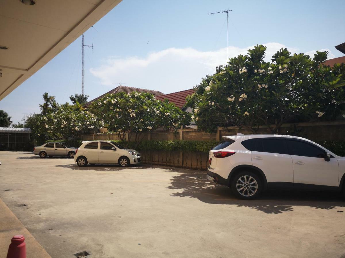 Hotel Sab Suwarn Mansion Suphan Buri Exterior foto